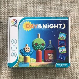SmartGames Day & Night Logic Game